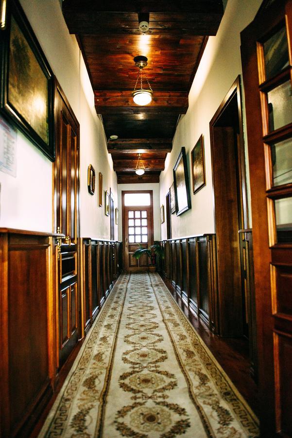 Antique House Hotel Dubno Ngoại thất bức ảnh